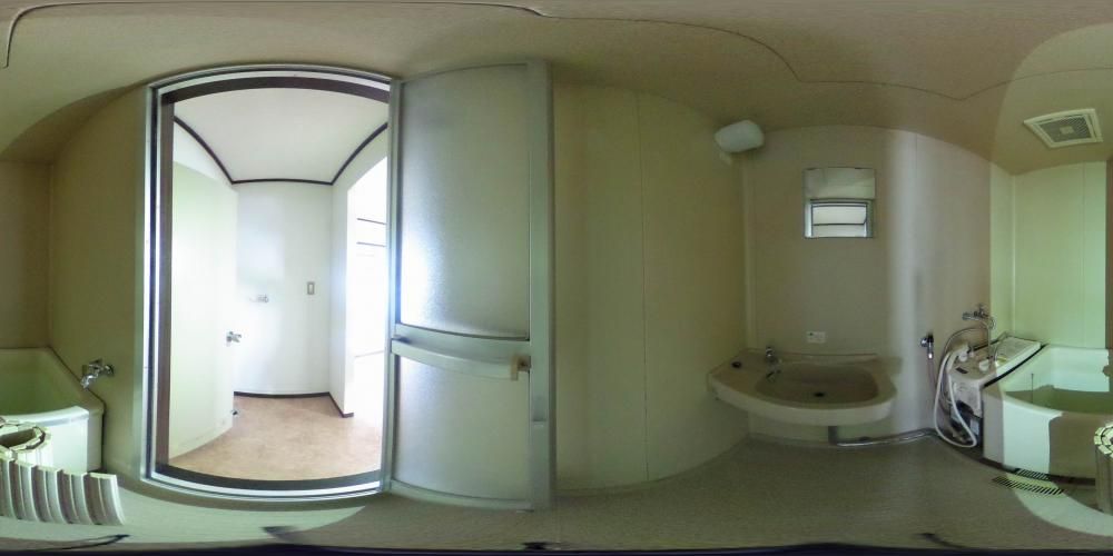 �o�X���[��