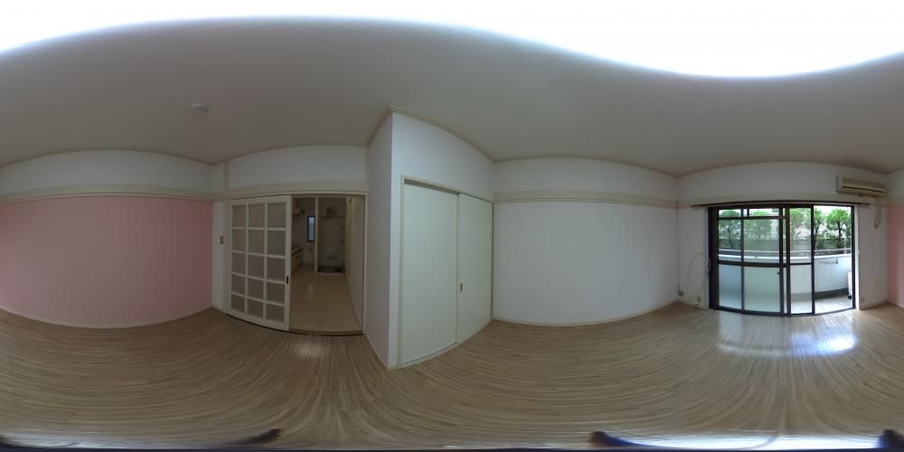 �m��