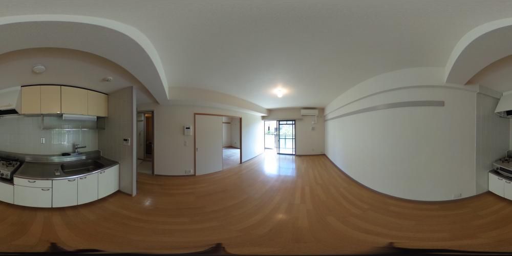 ���r���O