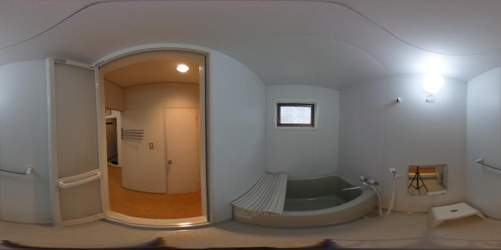 �o�X���[��