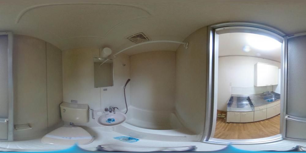 �o�X���[��