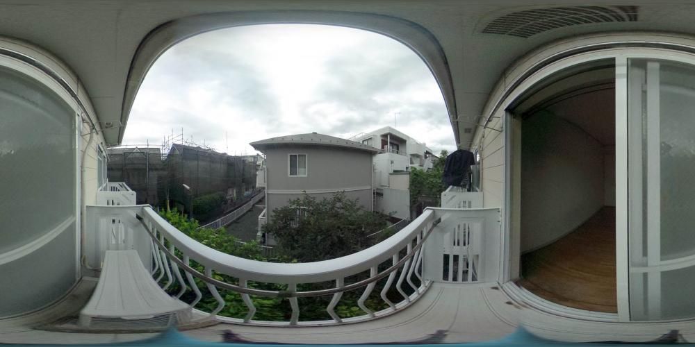 �o���R�j�[