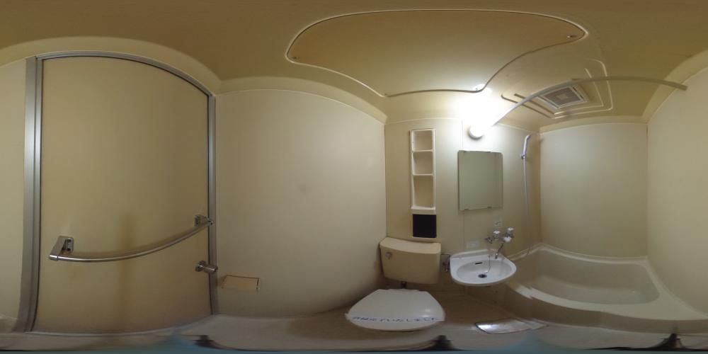 �o�X���[��